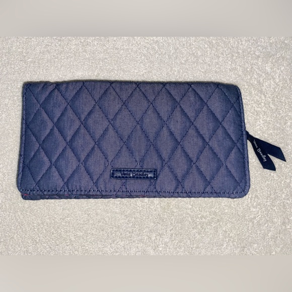 Authentic NWOT Vera Bradley Denim Crossbody/Clutch/Wristlet Handbag - Picture 1 of 10